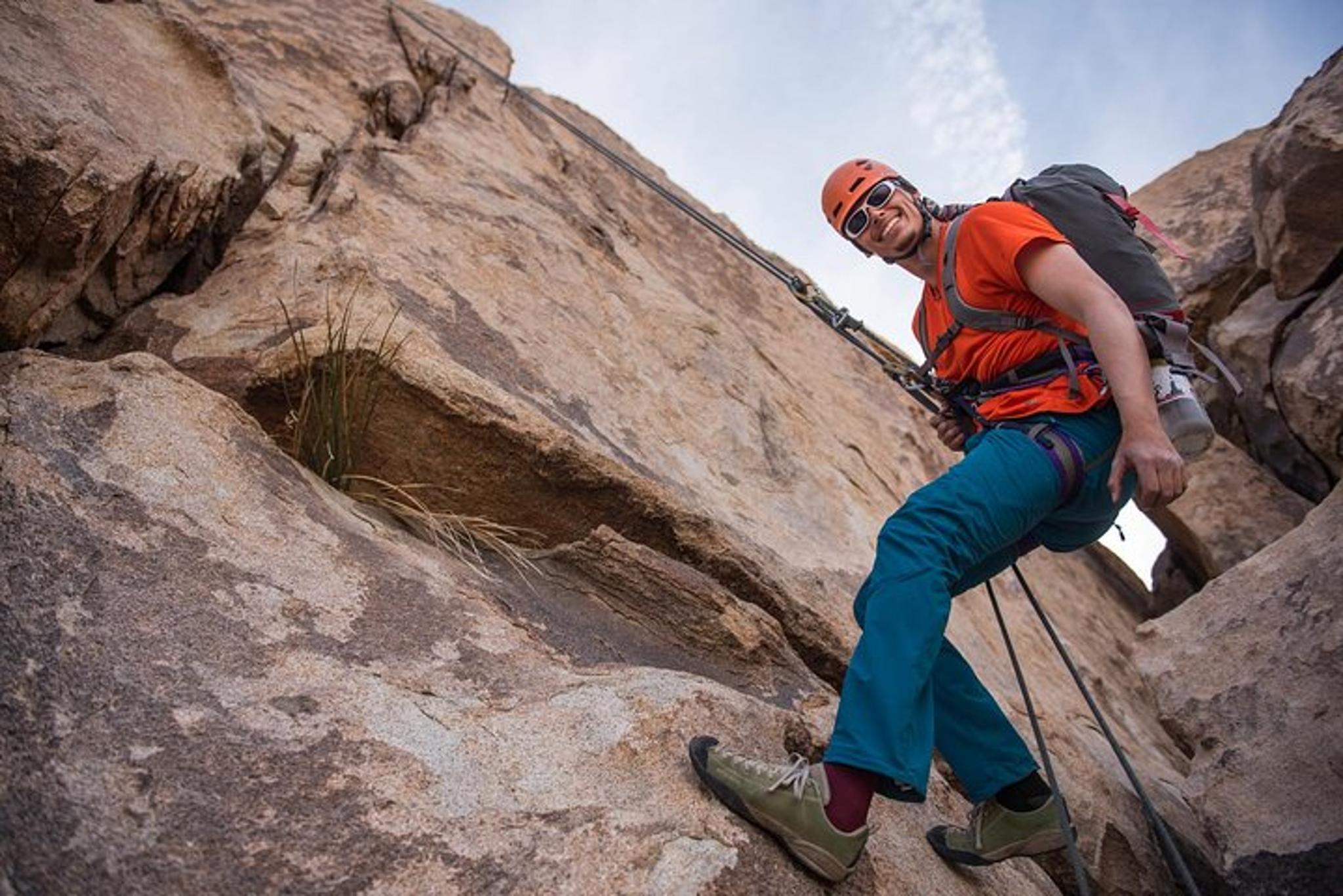 Joshua Tree Rappelling Adventure - Image 3