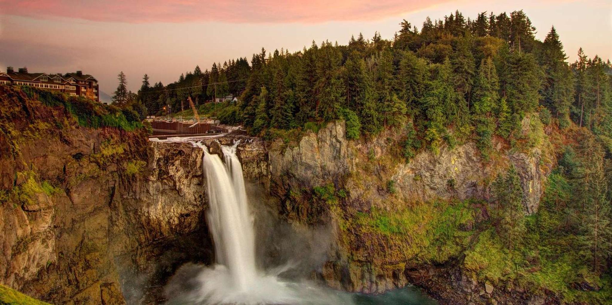 Seattle Snoqualmie Falls and Leavenworth Day Trip