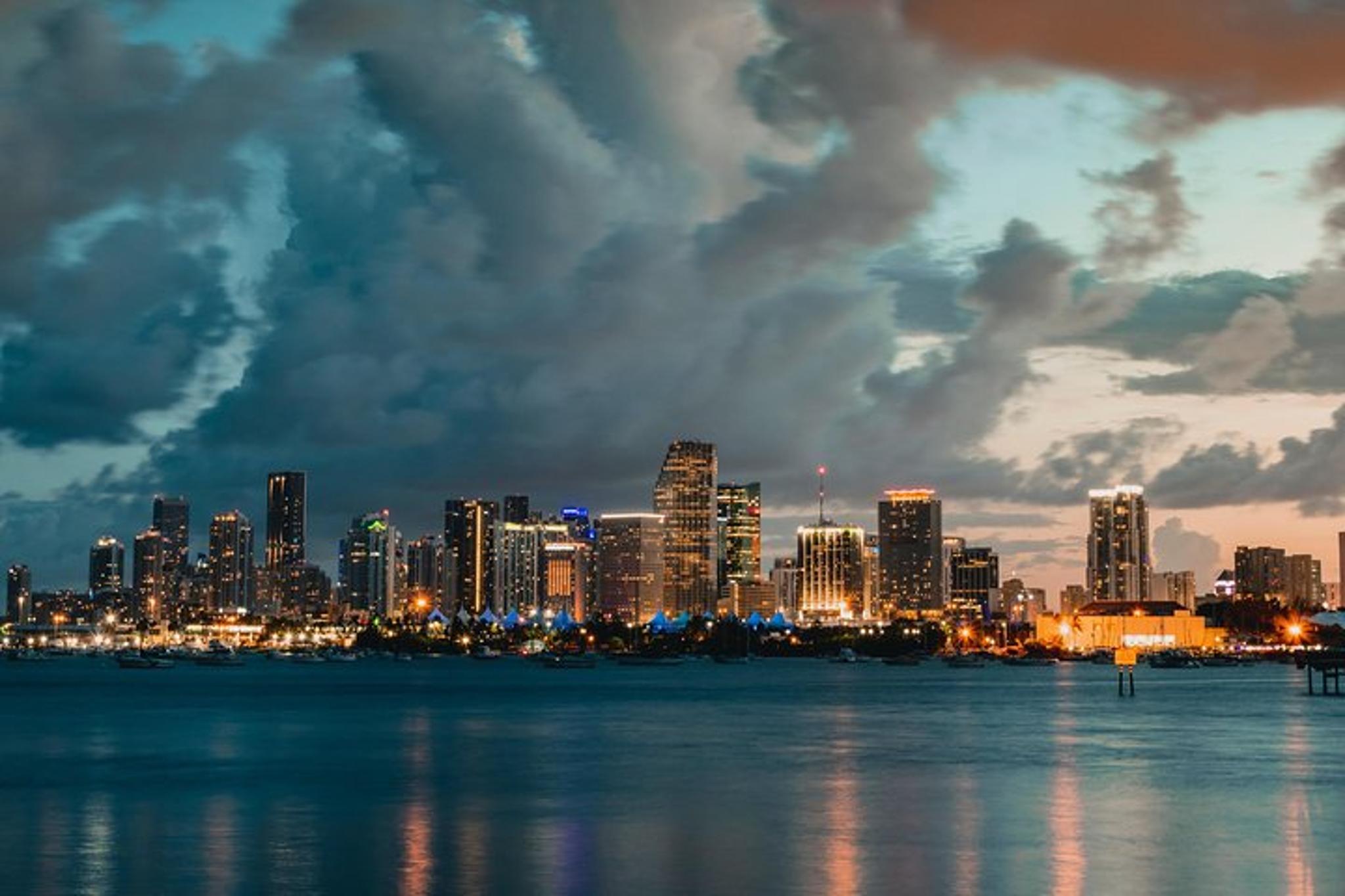 Miami Beach Private Airplane Tour with Champagne - Image 3