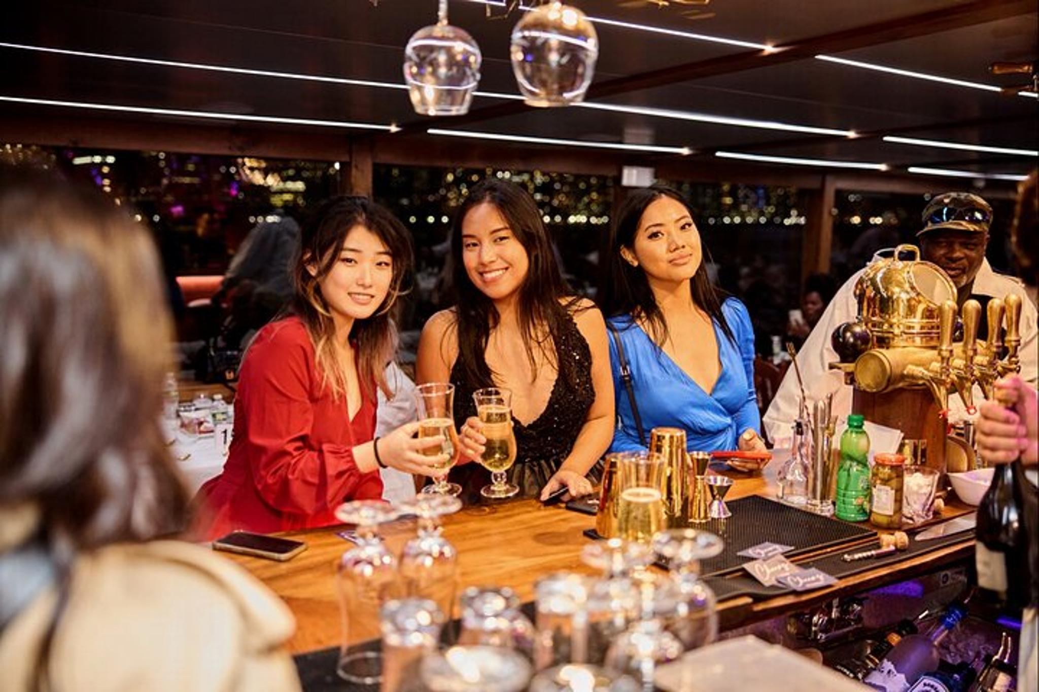 New York City New Year's Eve Yacht Dinner Cruise - Image 6
