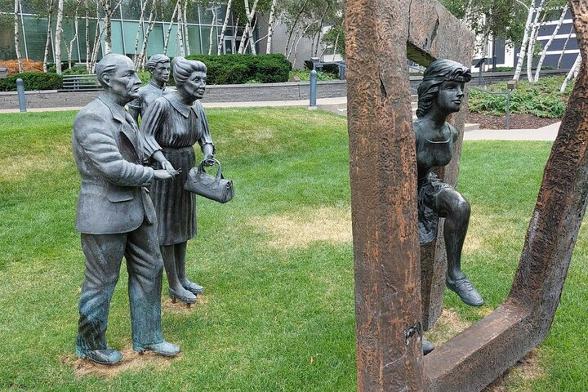 Minneapolis Walking Art Tour - Image 4