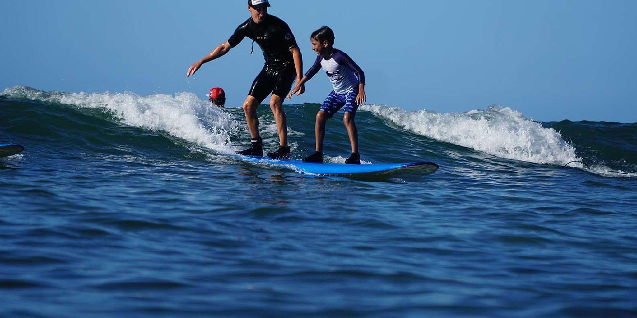 Maui Surf Lessons - Image 4