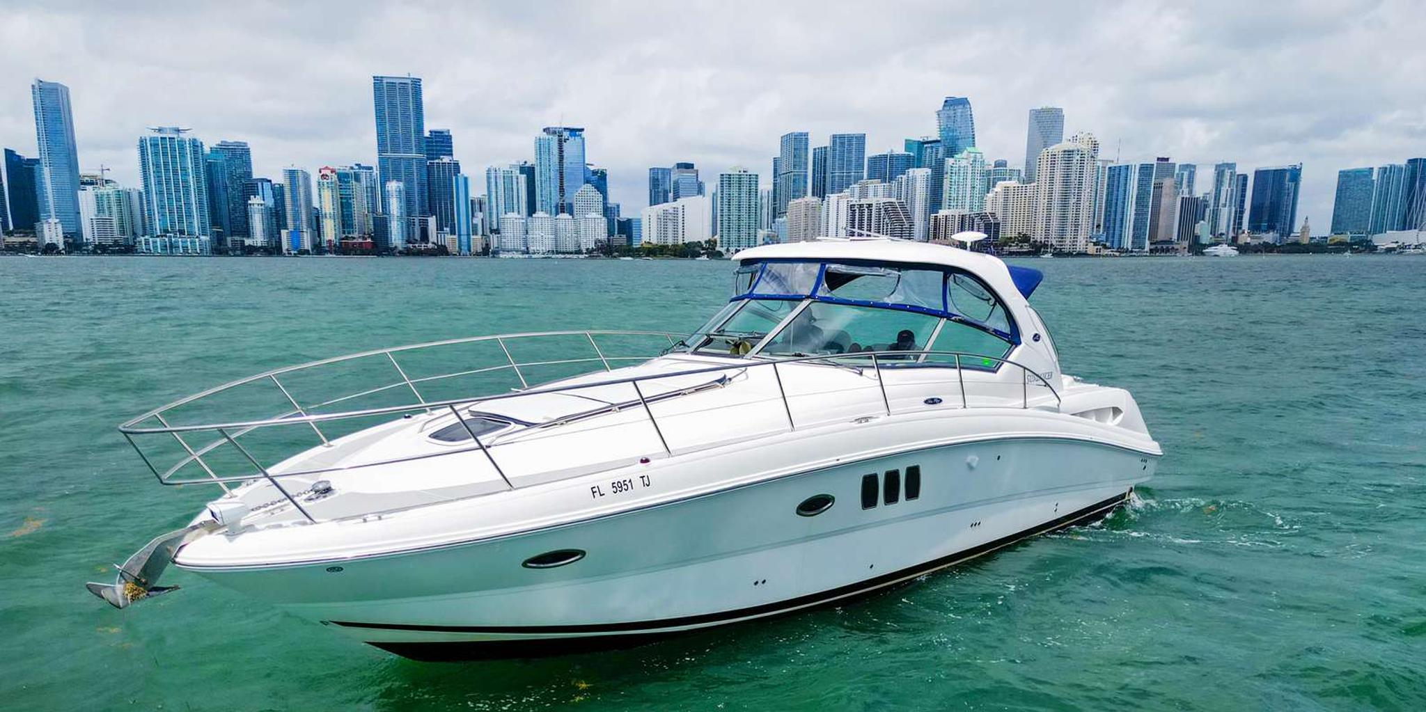 Miami Private Yacht Cruise with Champagne 2 hr - Image 2