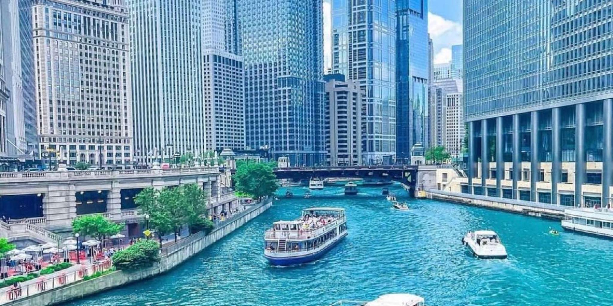 Chicago City Minibus and Riverboat Architecture Tour - Image 6