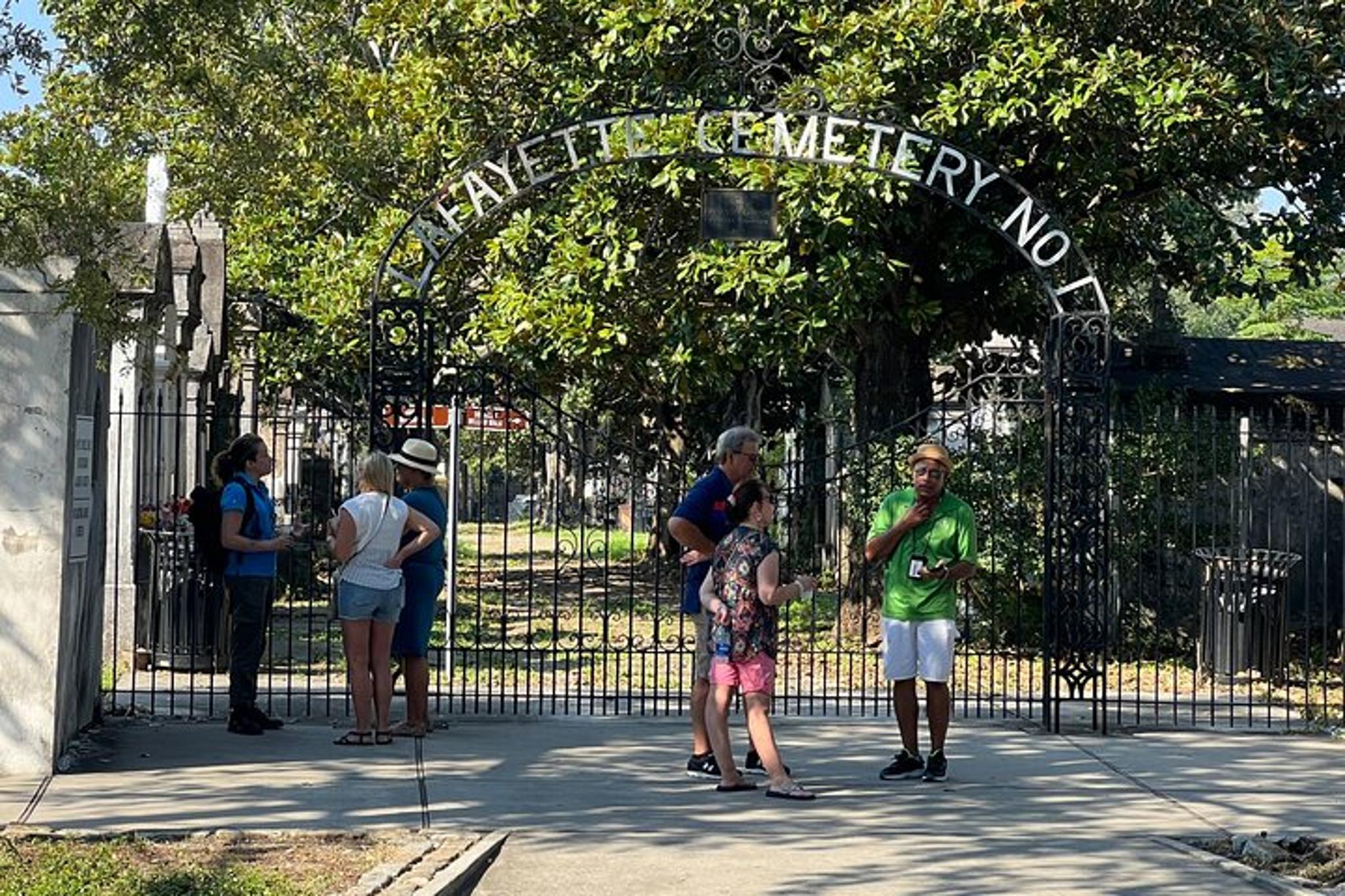 New Orleans Garden District Walking Tour - Image 5