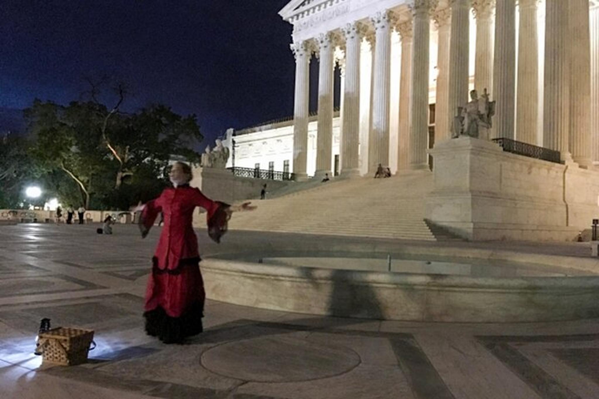 Washington DC Ghost Tour in Lafayette Park - Image 5