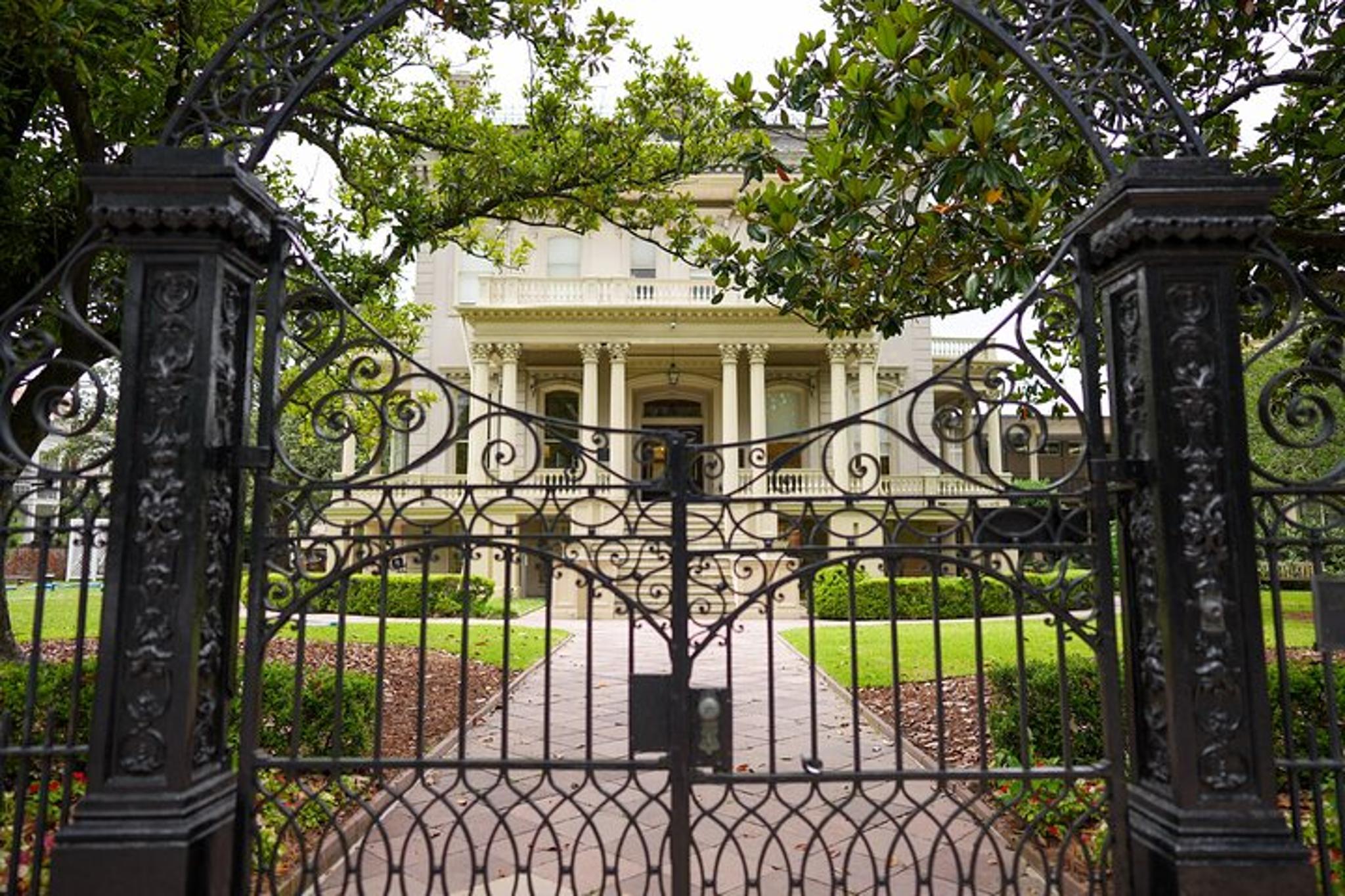 New Orleans Garden District Tour - Image 4