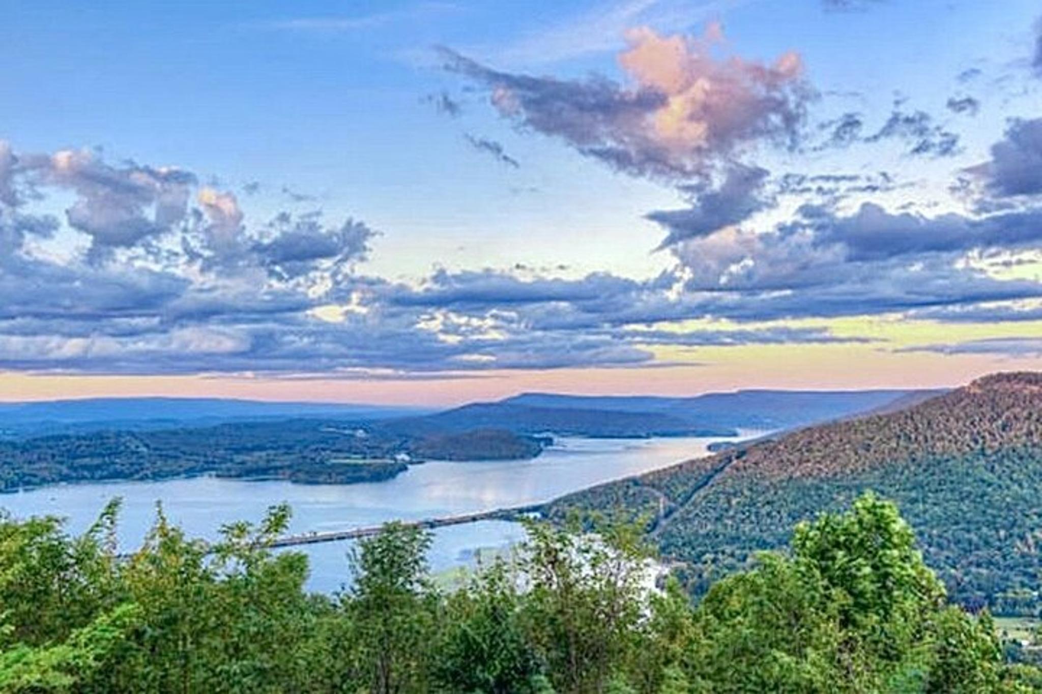 Chattanooga Helicopter Tour TN River Gorge 20 min - Image 1