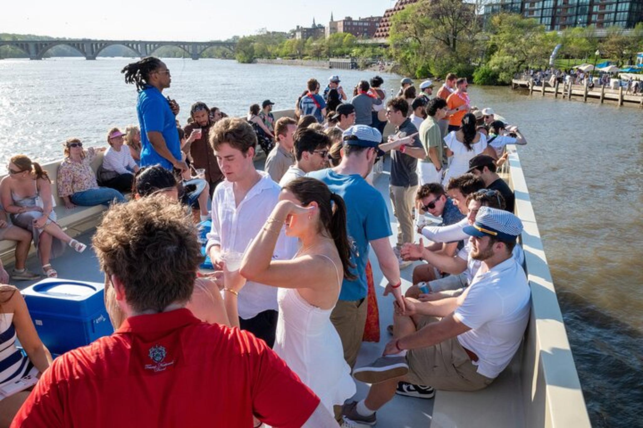 Washington, DC Potomac River Yacht Cruise with Open Bar 2 hr - Image 6