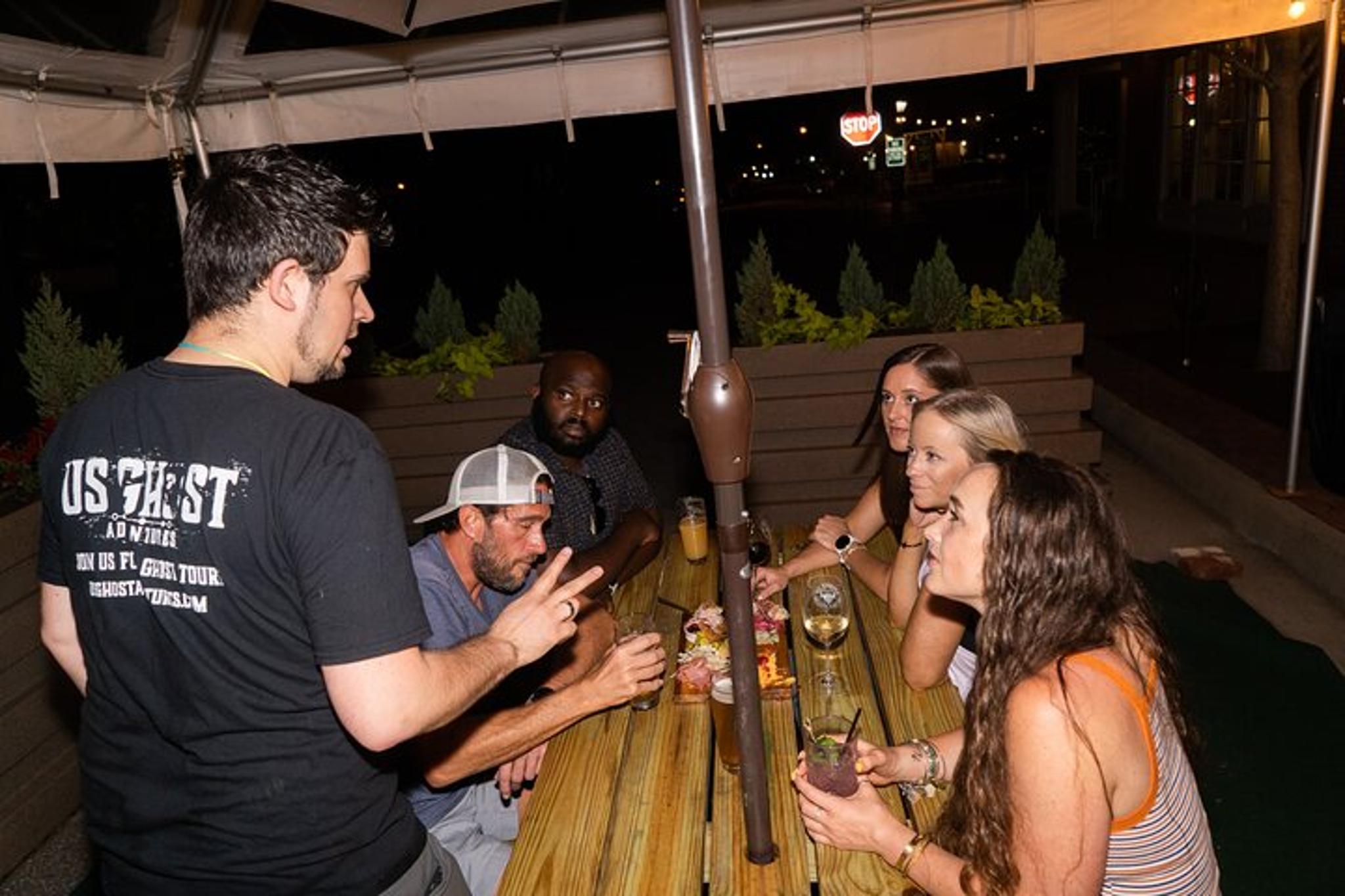 Williamsburg Ghosts and Brews Pub Crawl - Image 4