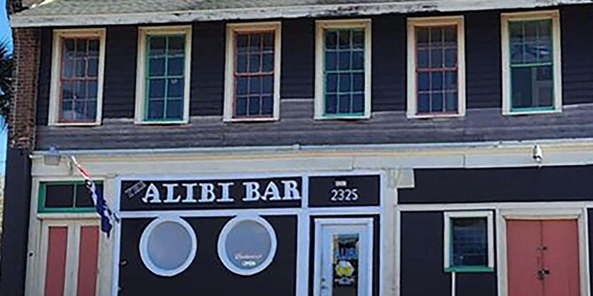 Galveston Pub Crawl Tour in the Strand District - Image 4