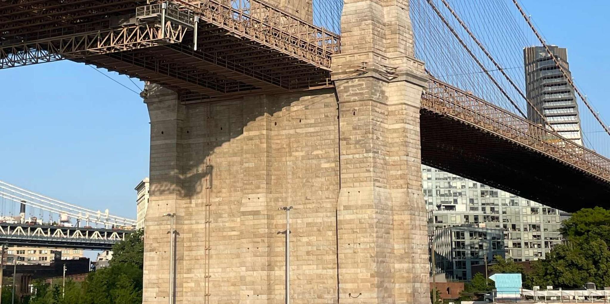 New York City Brooklyn Bridge and DUMBO Walking Tour - Image 4