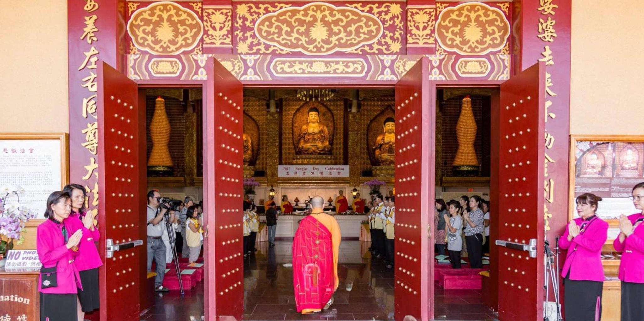 Los Angeles Hindu Temple and Buddhist Monastery Tour - Image 2