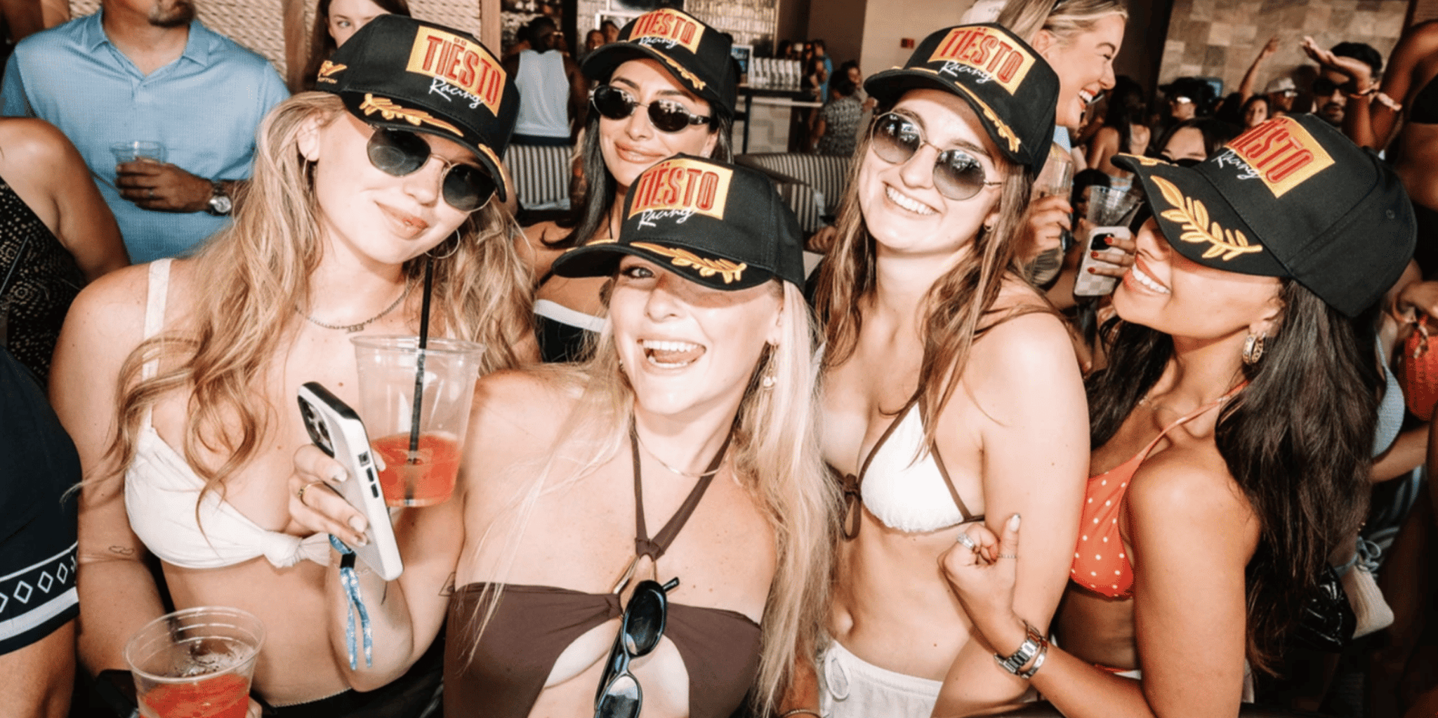 Las Vegas Pool Crawl with Party Bus & Open Bar - Image 4