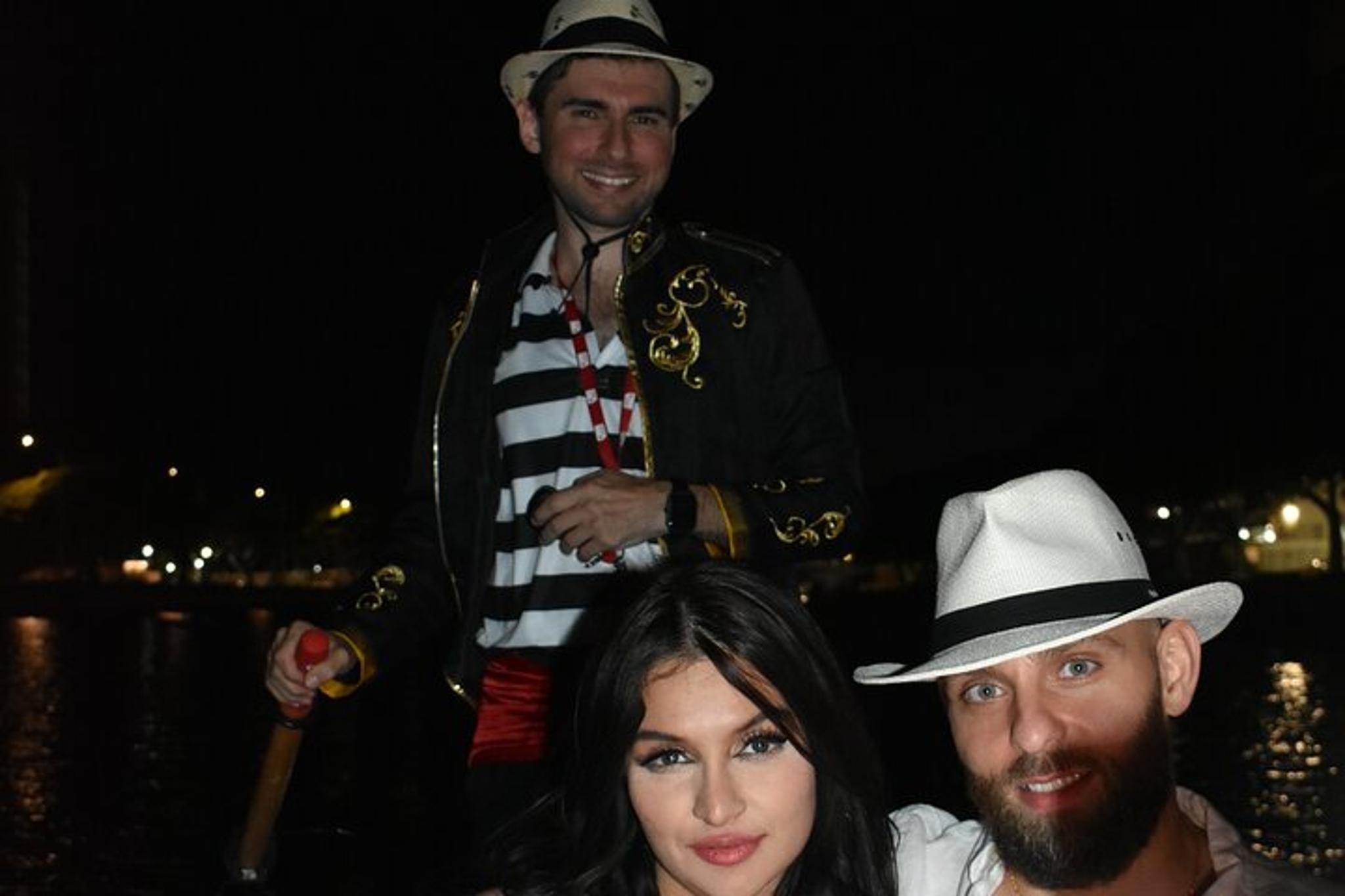 Waikiki Gondola Fireworks Cruise - Image 3