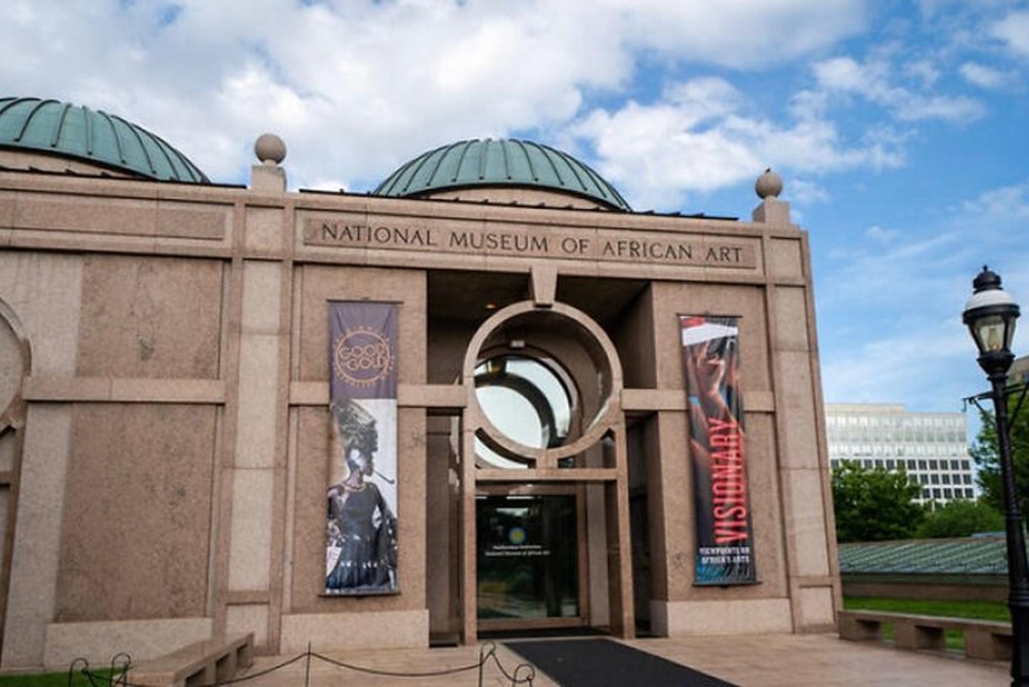 Washington D.C. Smithsonian Museums Private Transportation - Image 3