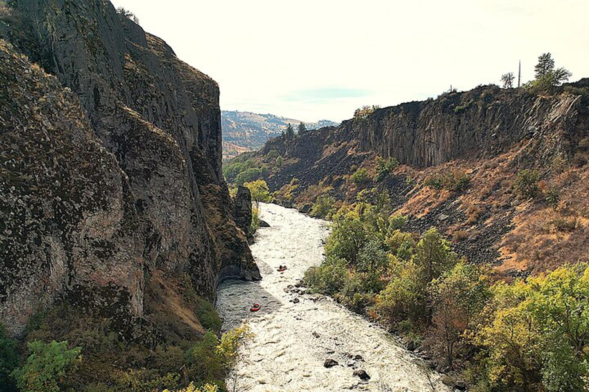 Ashland Klamath River Rafting Half Day - Image 4