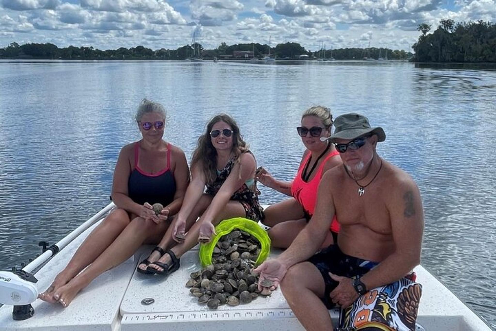 Crystal River Scallop Harvesting Snorkel Excursion - Image 3