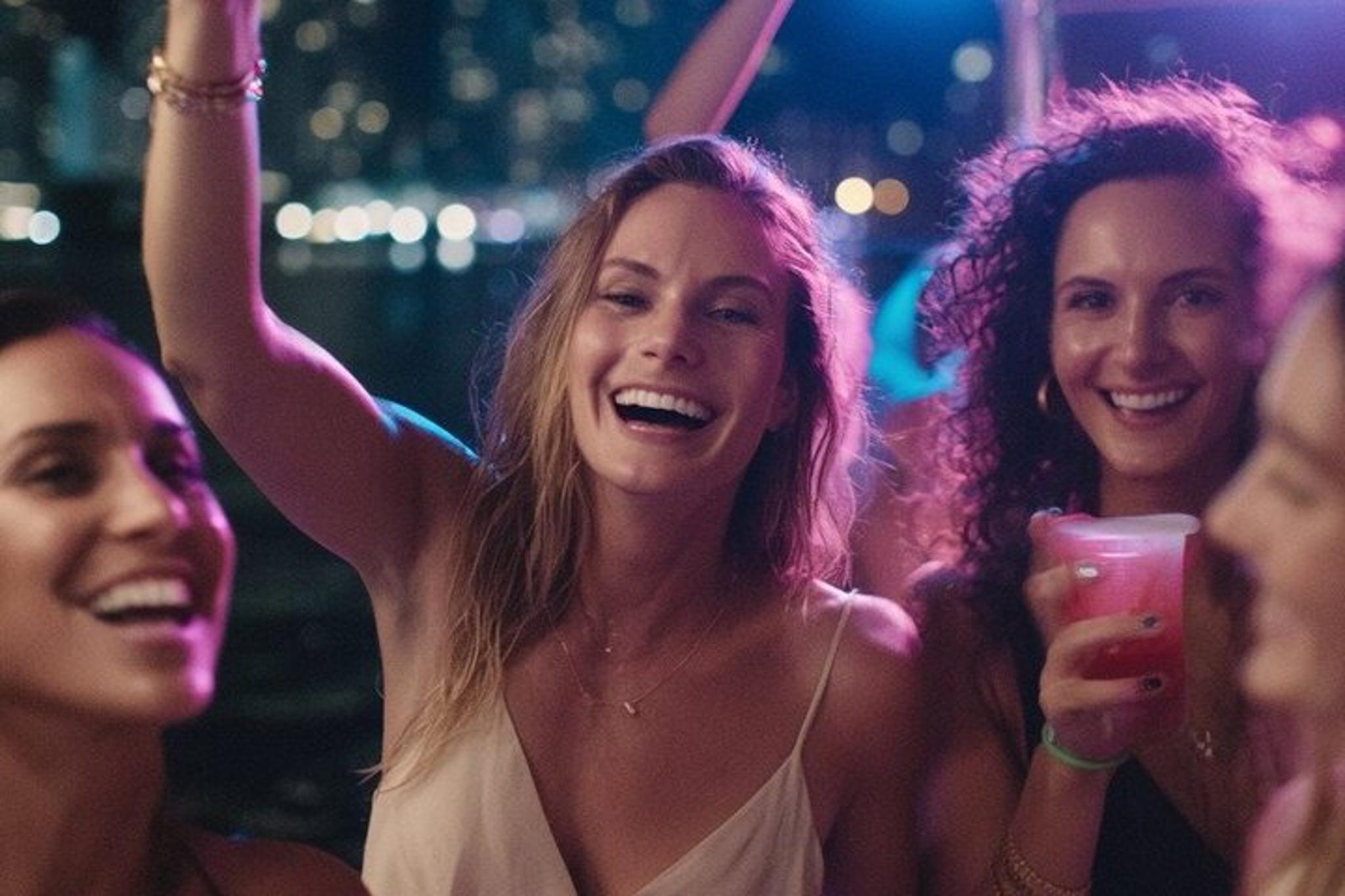 Miami Yacht Party with Live DJ and Open Bar - Image 5