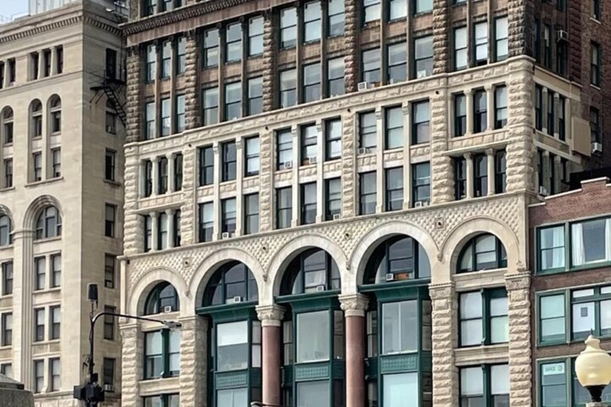 Chicago Walking Tour of the Loop - Image 3