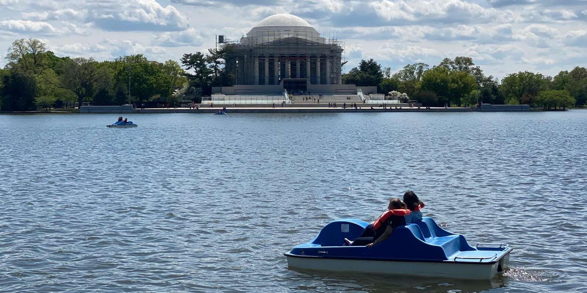 Washington DC Tidal Basin Pedal Boat Rental - Image 2