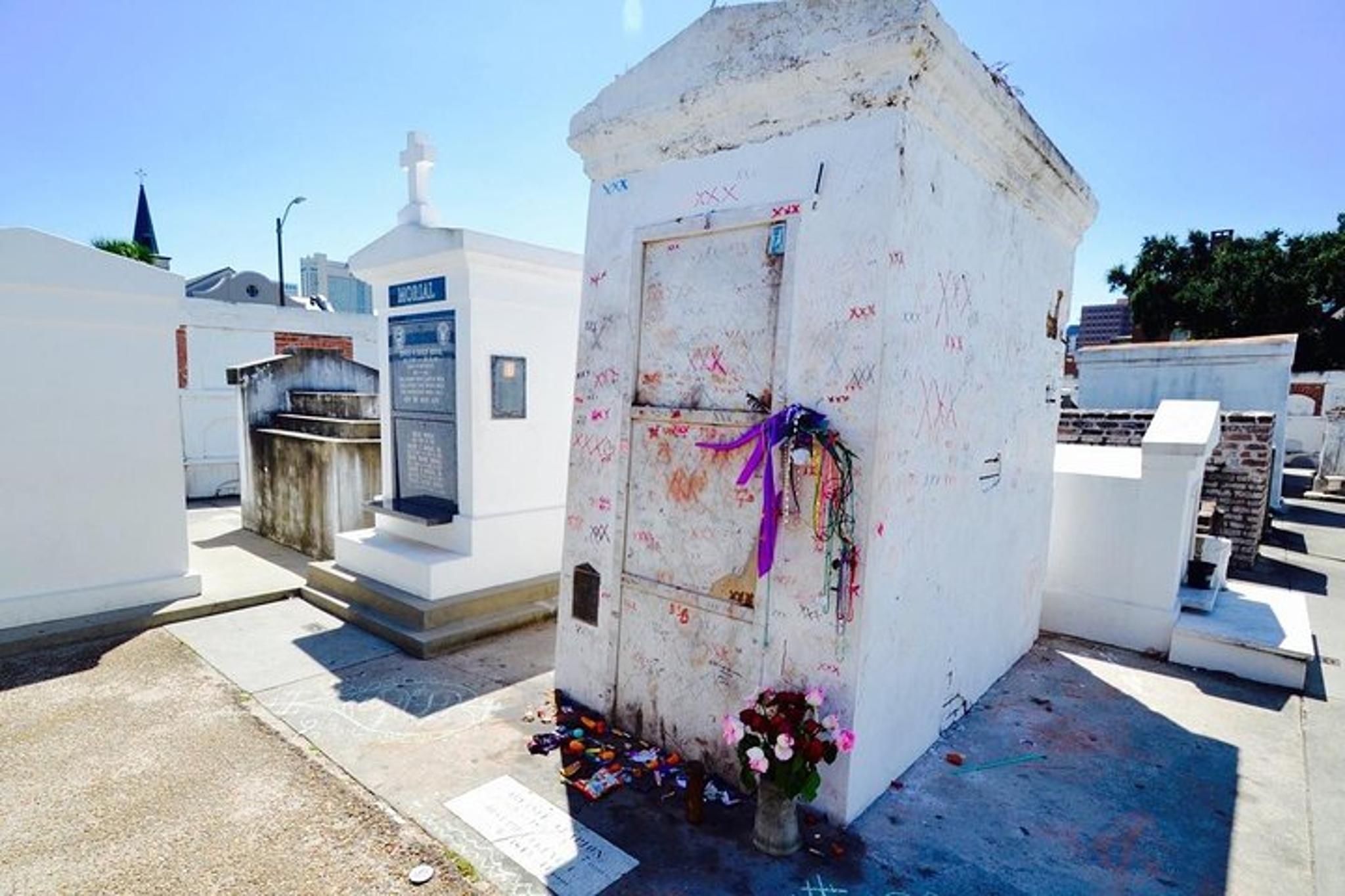 New Orleans Saint Louis Cemetery Walking Tour - Image 5