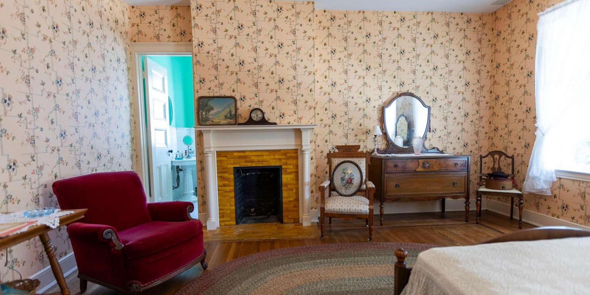 Cincinnati Harriet Beecher Stowe House Tour - Image 6
