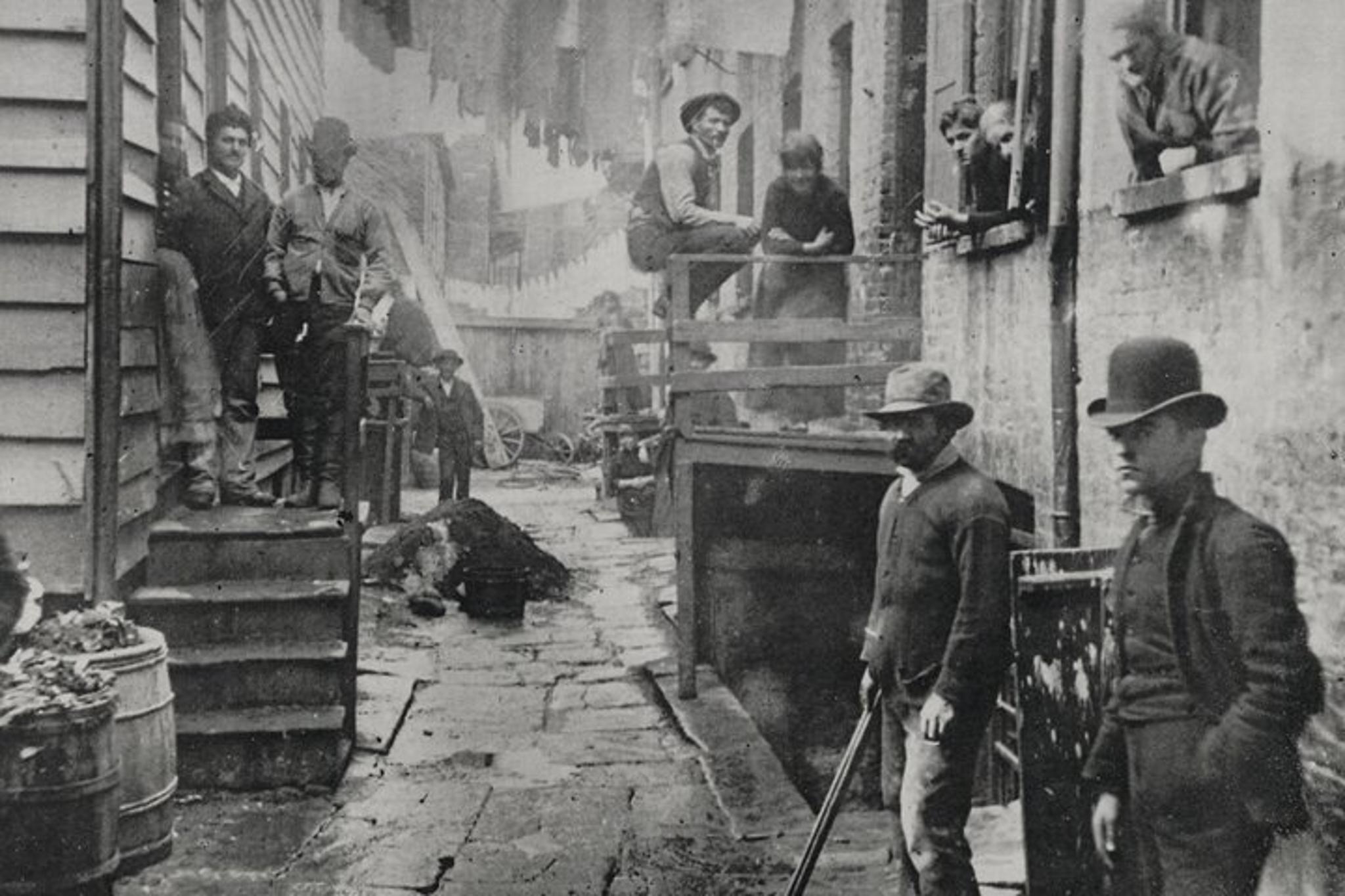 New York Gangs and River Pirates Walking Tour - Image 3