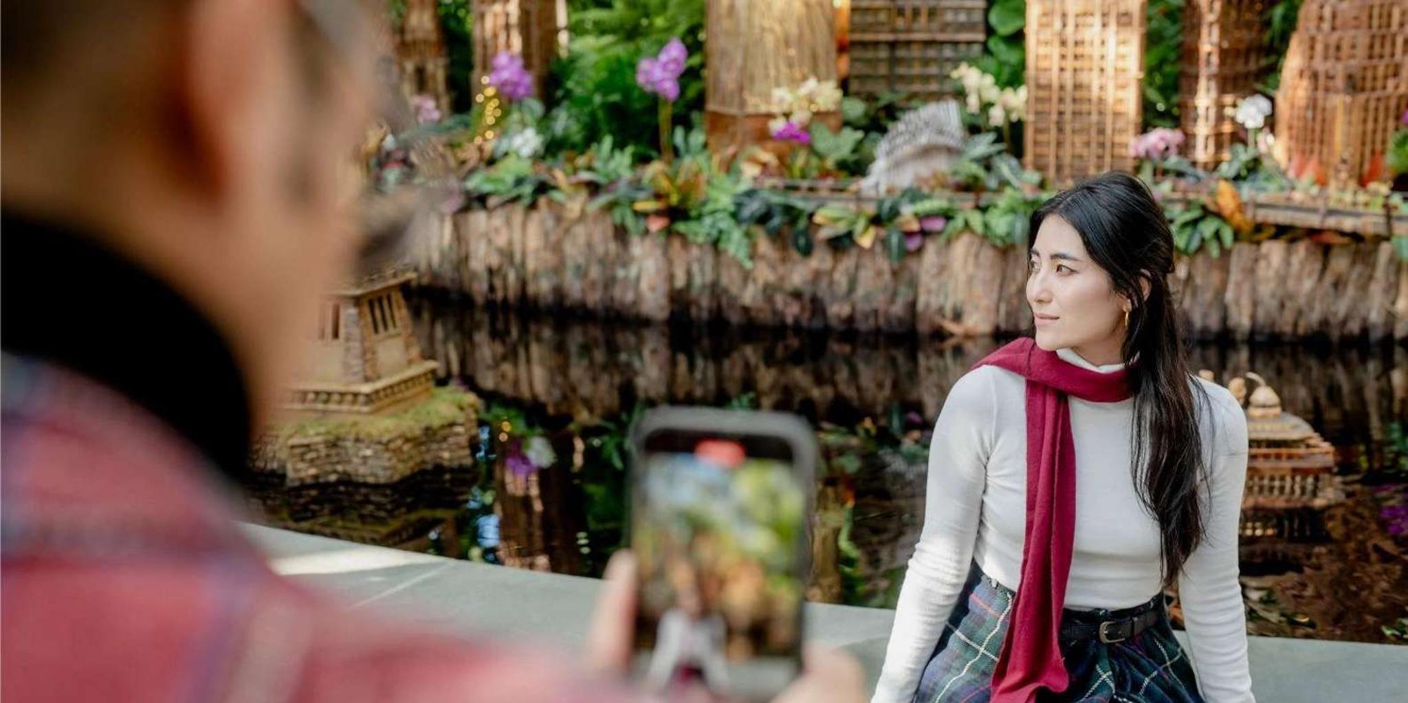 New York Tea Bus Tour and Holiday Train Show - Image 3