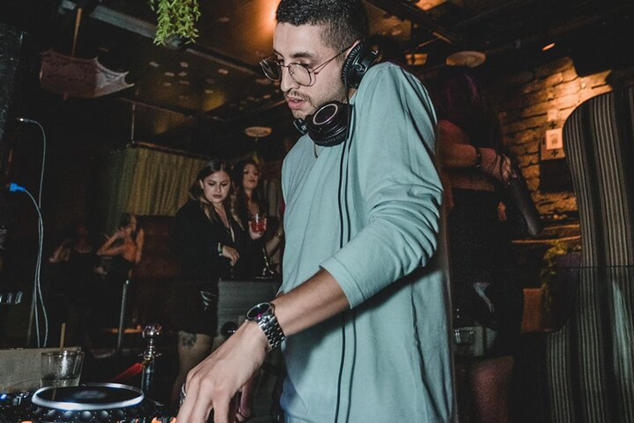 San Diego Beach Bar Tour - Image 5