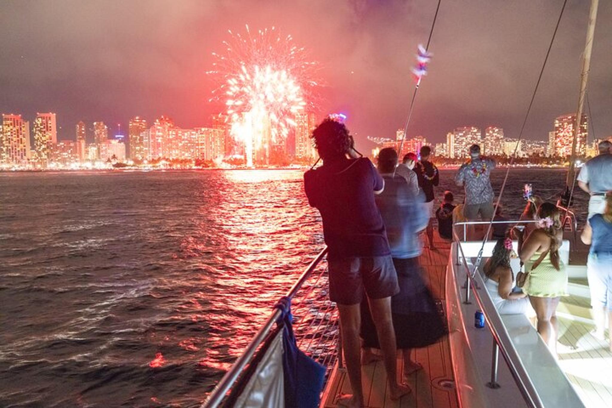 Honolulu Catamaran Fireworks Sail with Open Bar 1 hr - Image 2