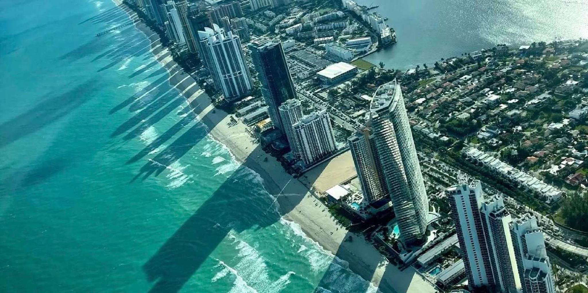 Miami Private Flight Tour with Champagne - Image 5
