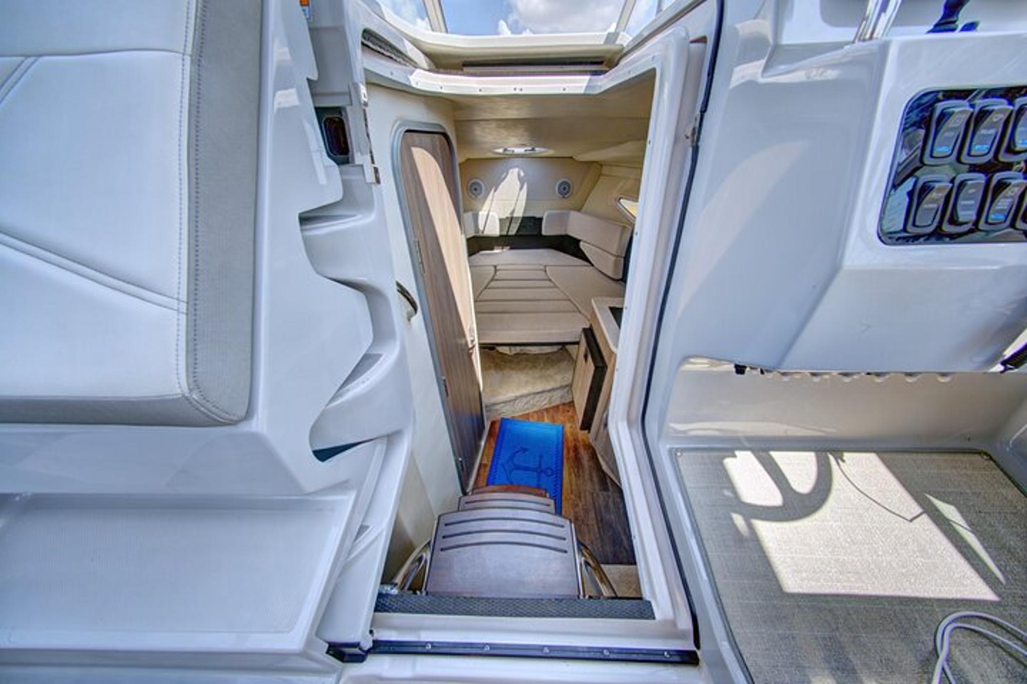 Miami Biscayne Bay Private Boat Tour - Image 4