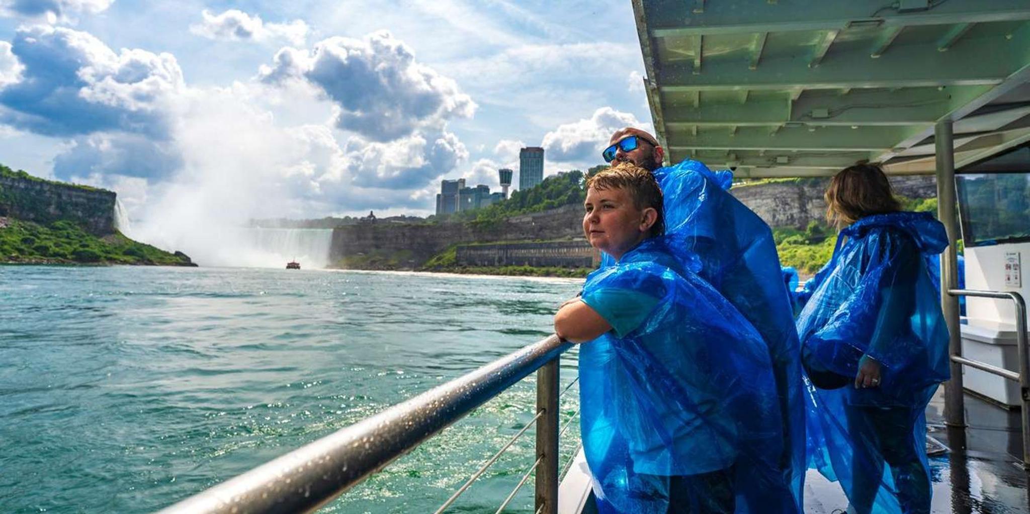 Niagara Falls USA and Canada Tour with Boat Cruise and Lunch - Image 6