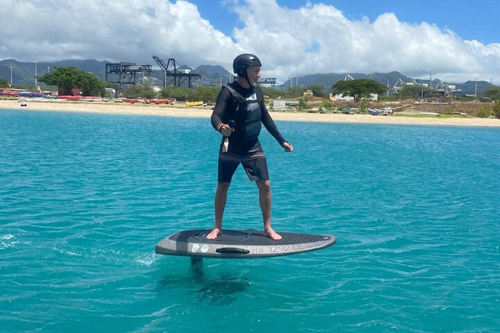 Honolulu eFoil Experience for Two - Image 4