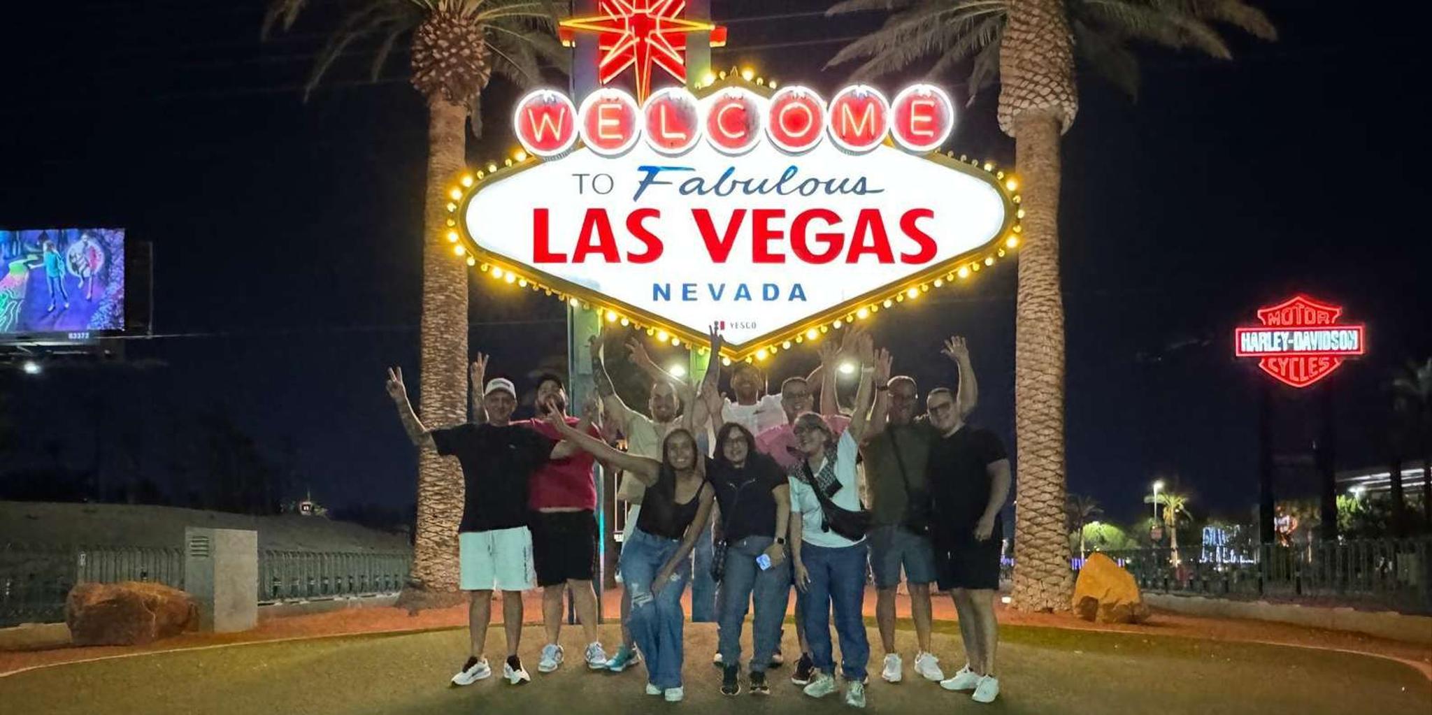 Las Vegas Night City Tour with Brazilian Guide - Image 2