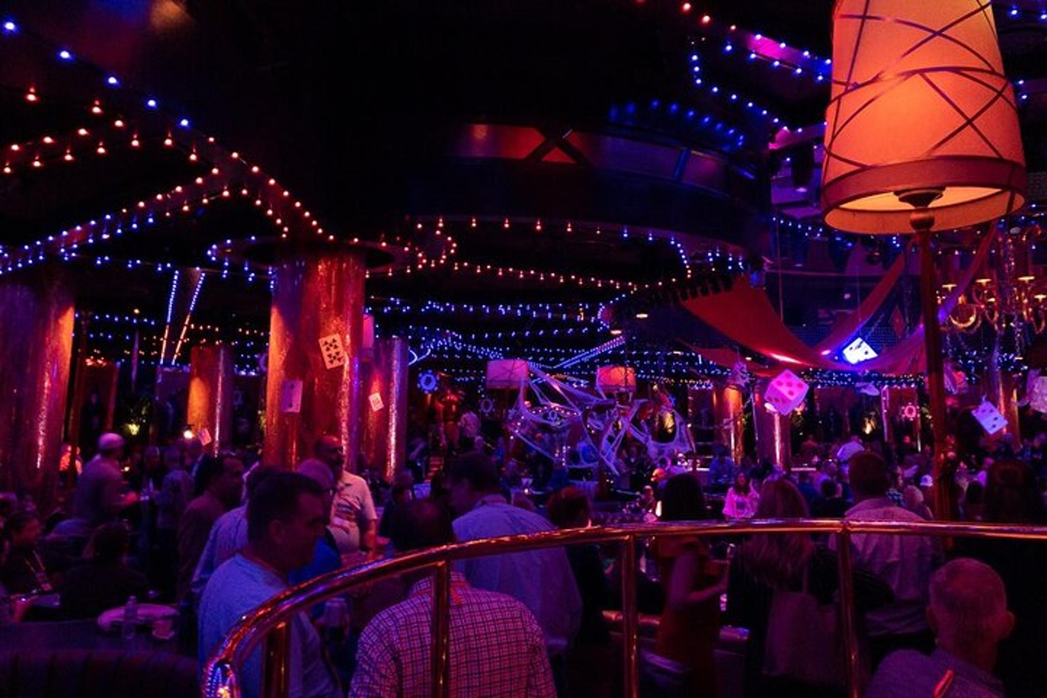 Las Vegas Nightclub Tour with Party Bus - Image 3