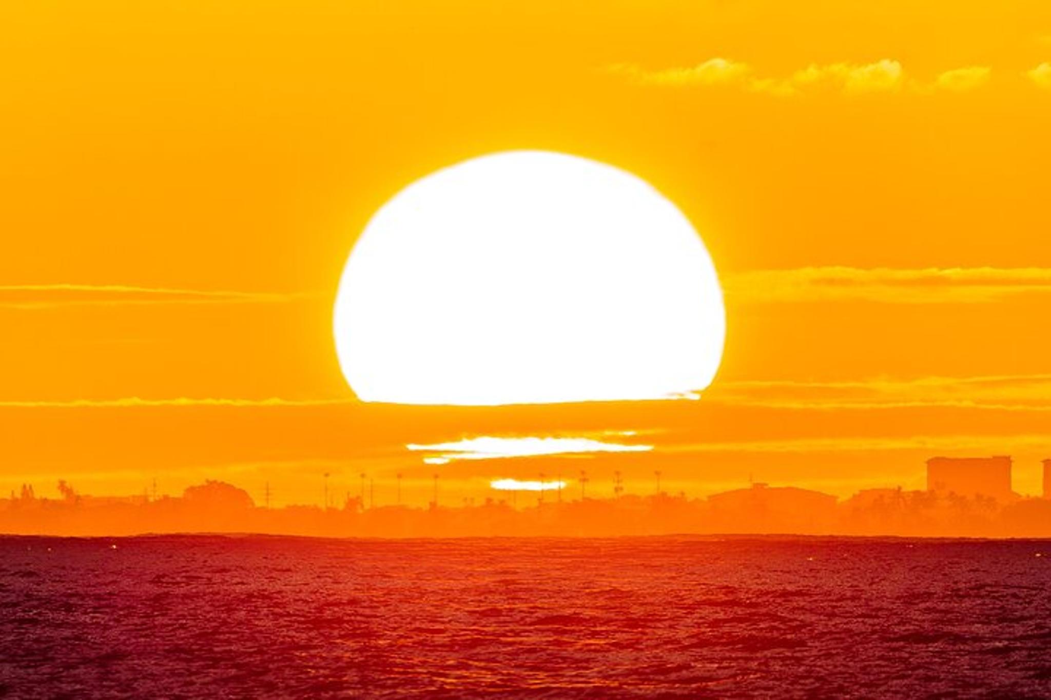 Oahu Waikiki Coast Sunset Cocktail Sail - Image 6