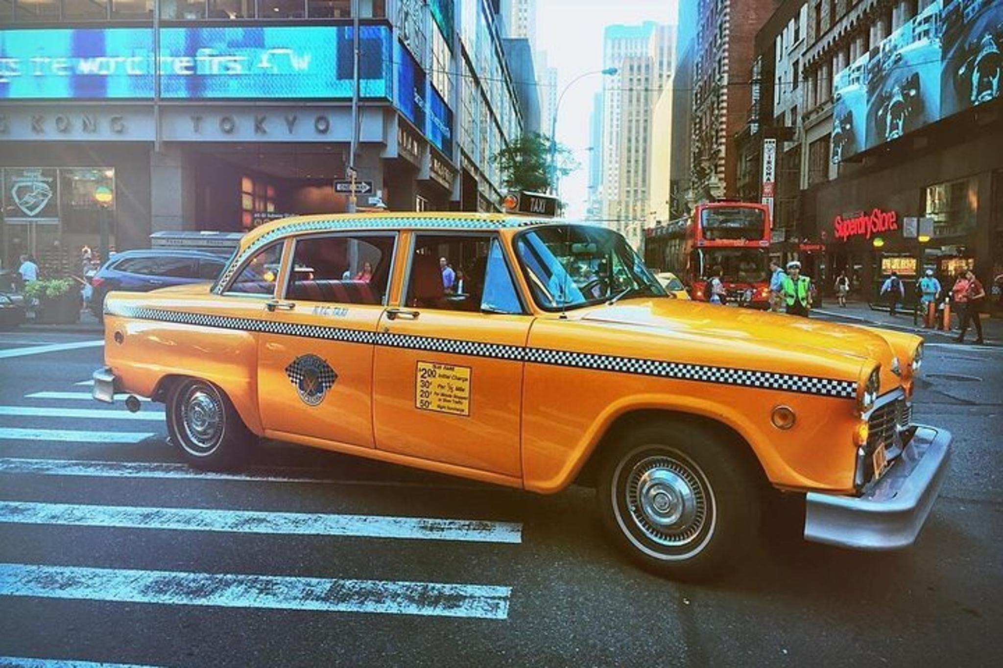Brooklyn & Queens Vintage Taxi Tour - Image 6