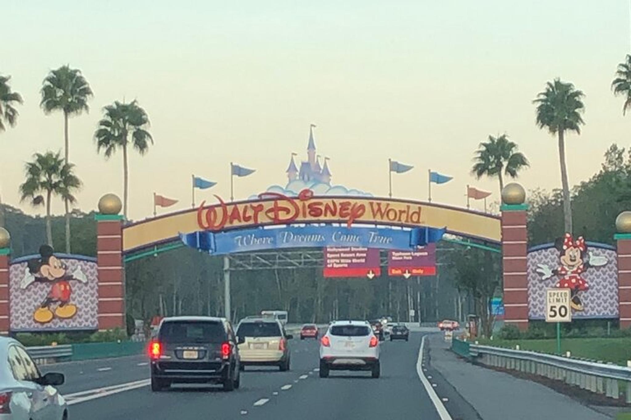 Orlando Airport Private Transfer to Disney and Universal - Image 5