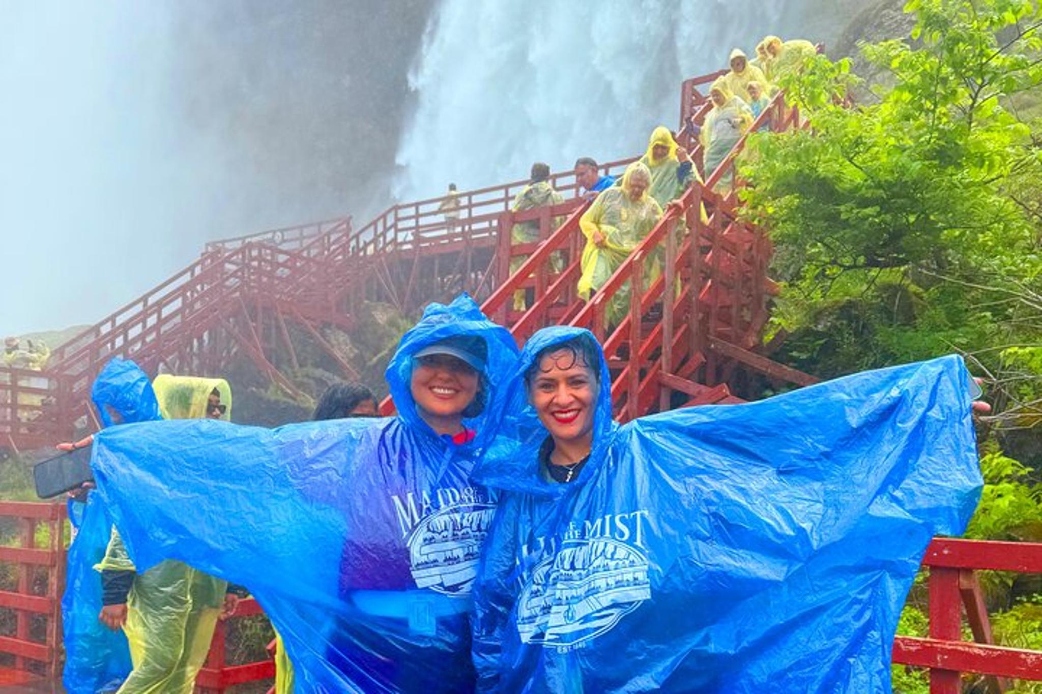 Niagara Falls Maid of the Mist and Cave of the Winds Tour - Image 6