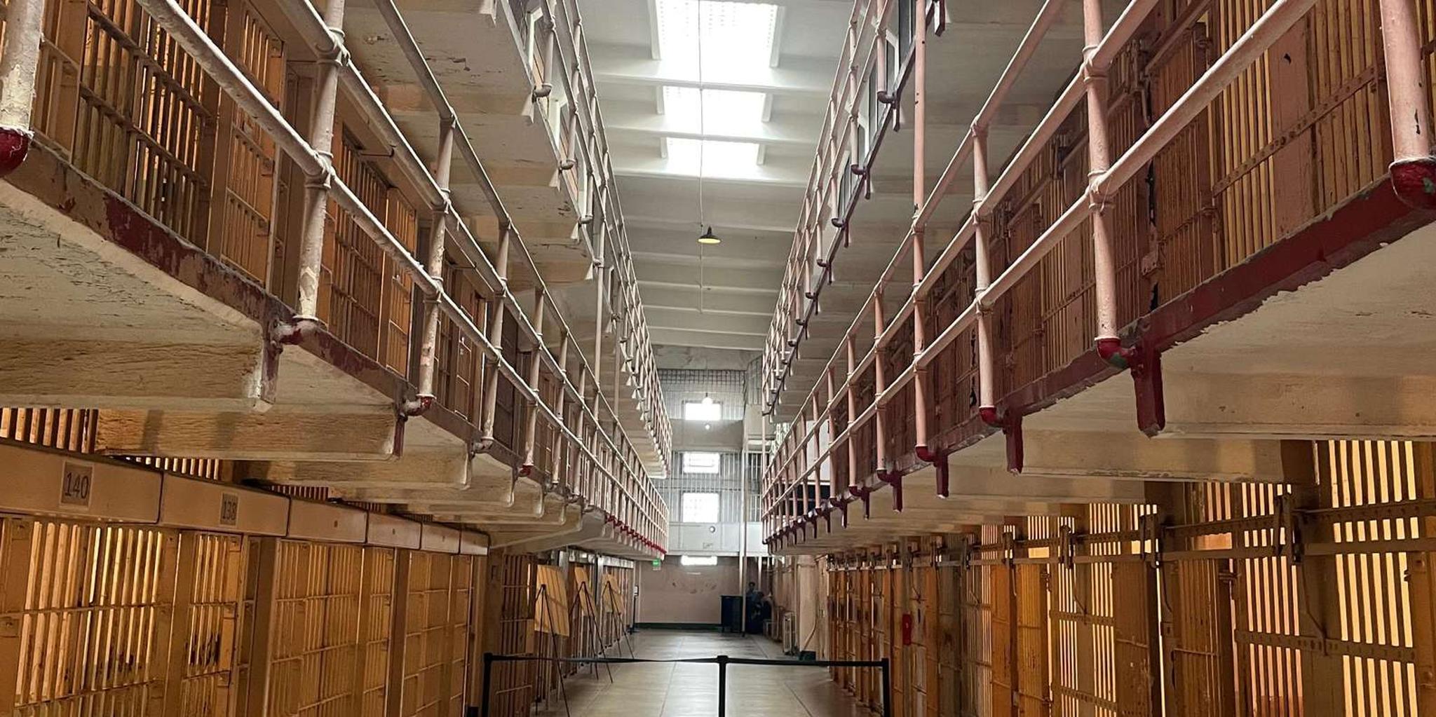 San Francisco Alcatraz Tour with Ferry and App - Image 4