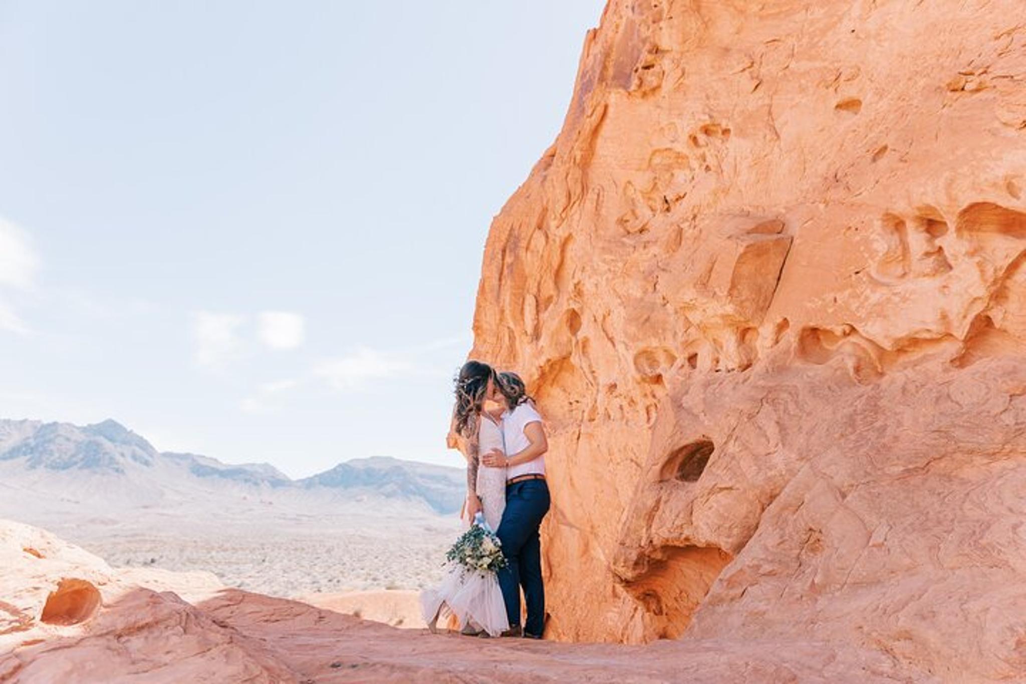 Valley of Fire Wedding Ceremony in French - Image 4