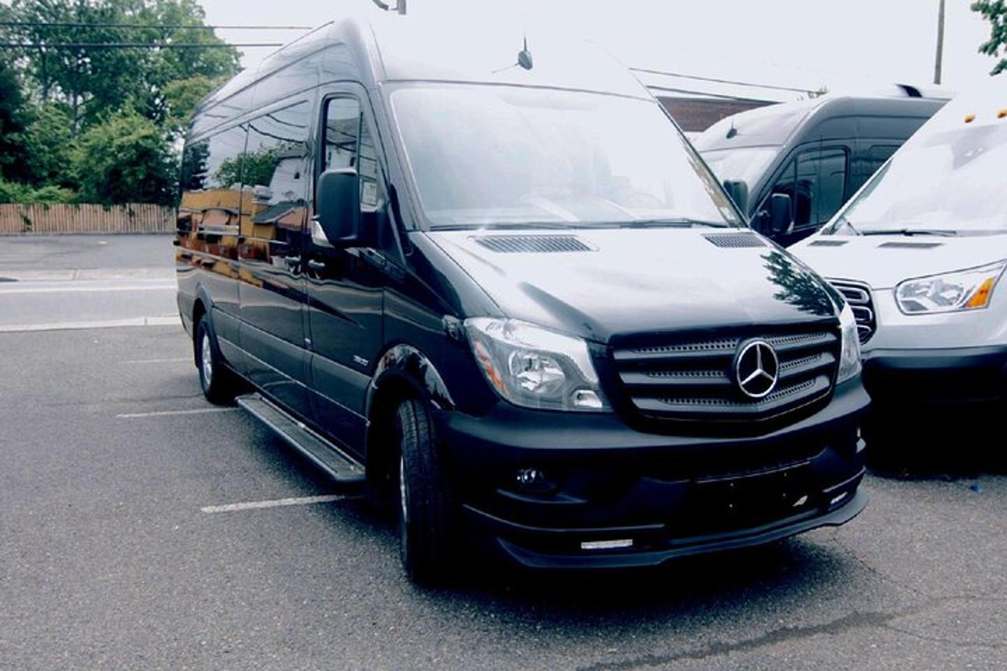 New York City Limousine Transfer - Image 4