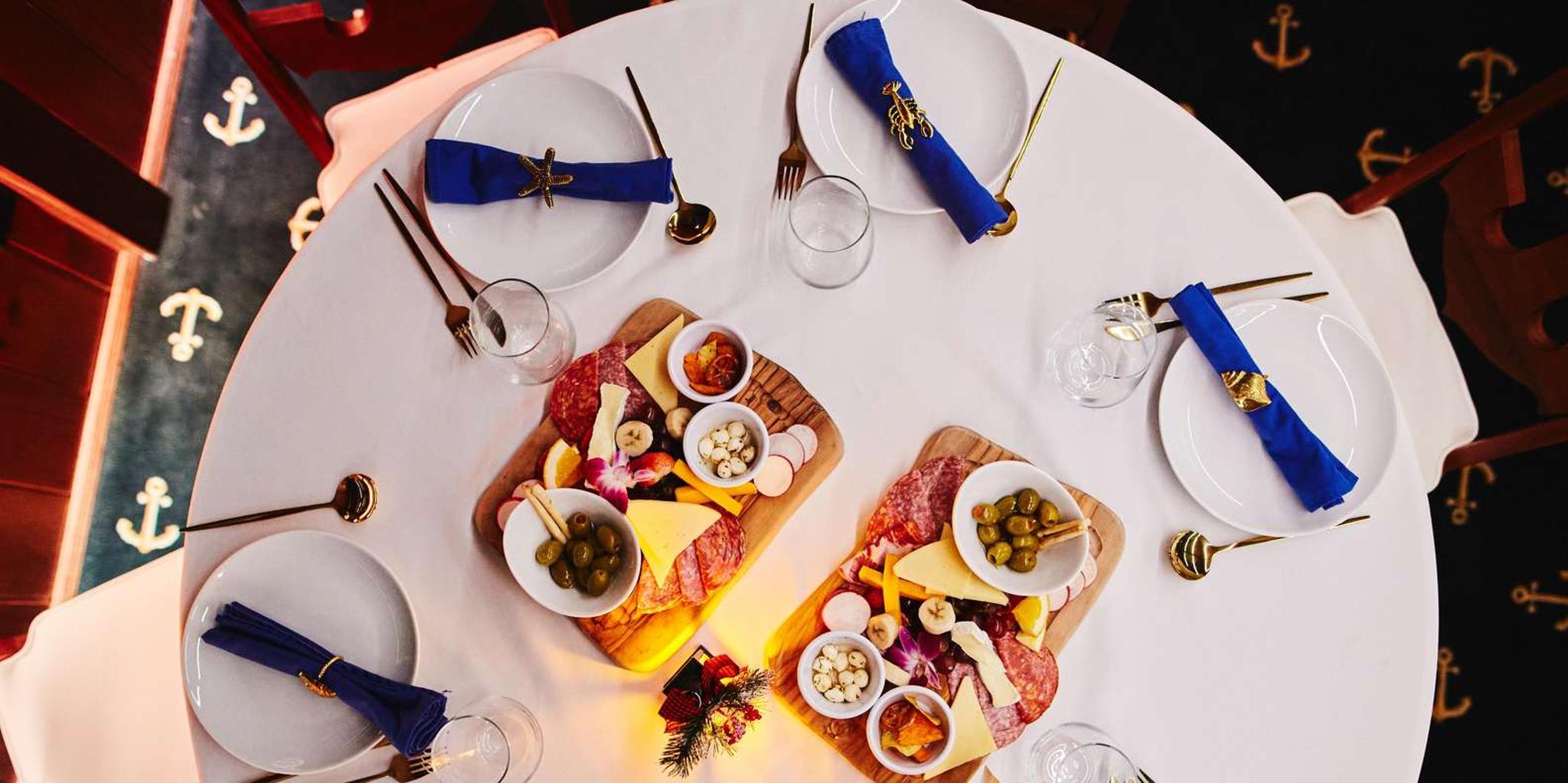 New York City Fireworks Dinner Cruise with Open Bar - Image 3