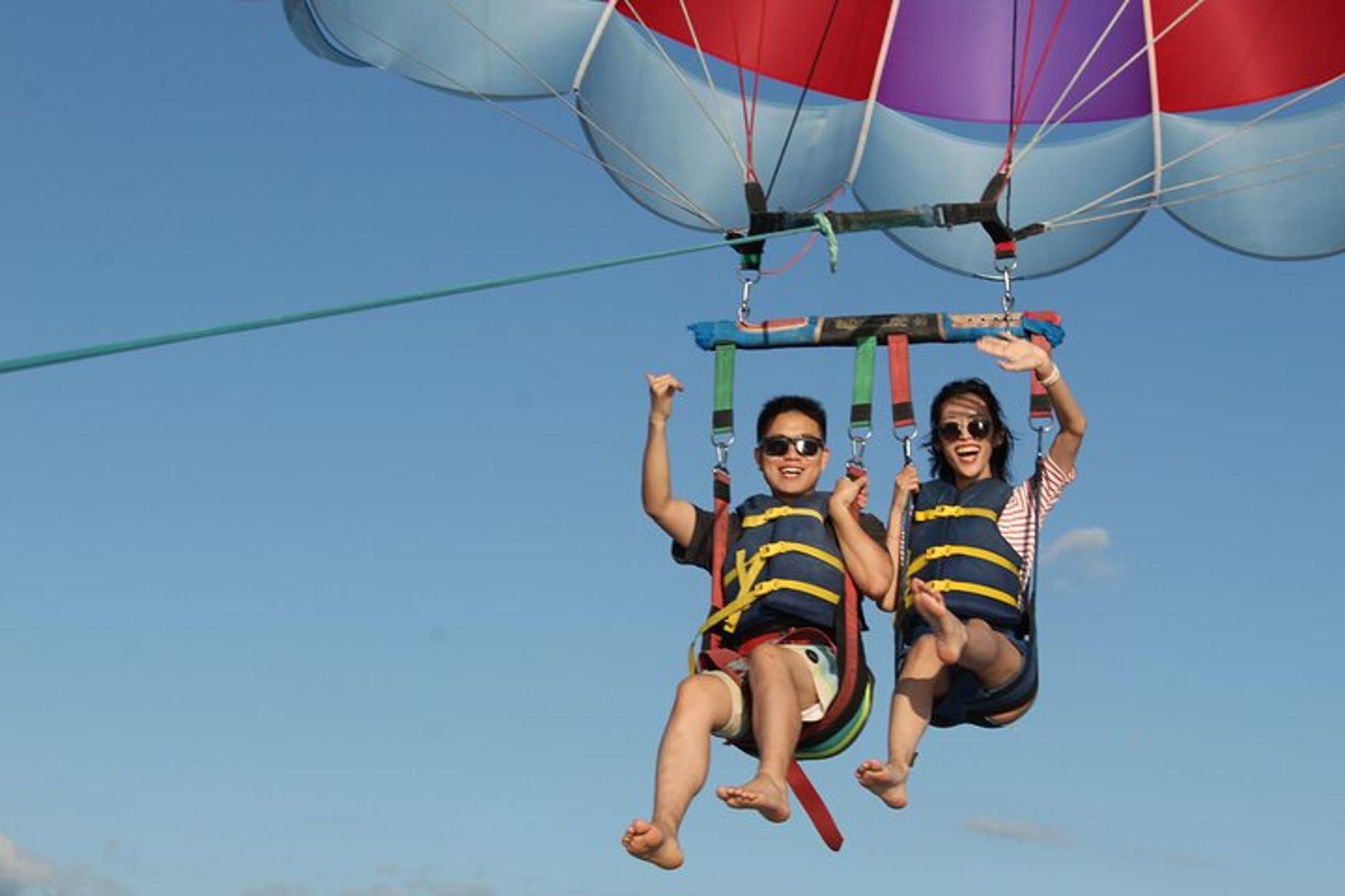 Waikiki Parasailing Experience