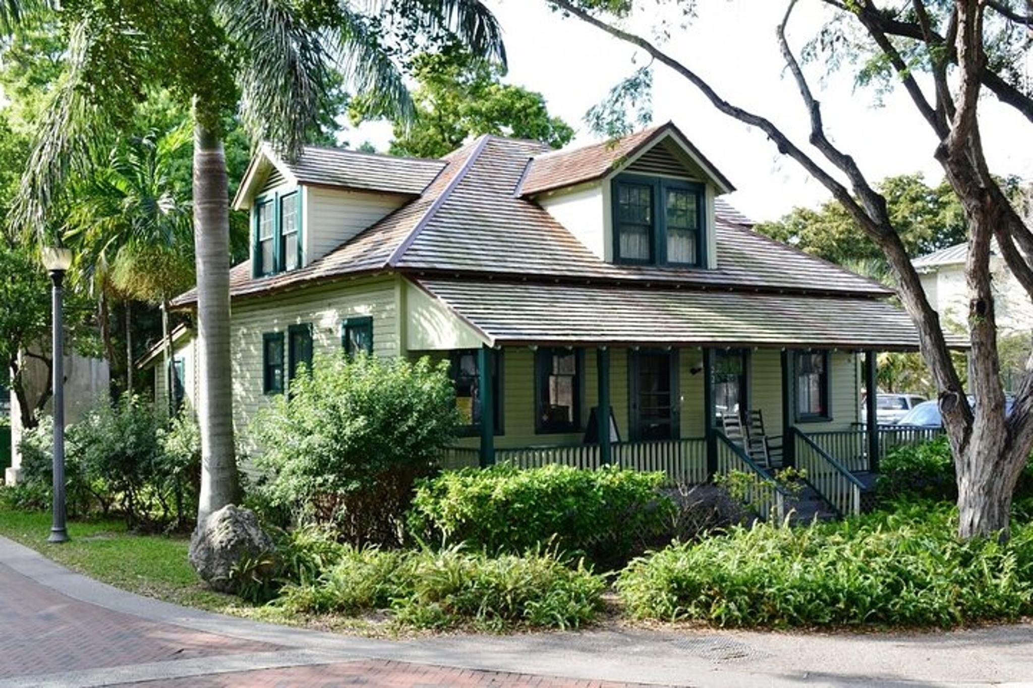 Fort Lauderdale Scavenger Hunt by the New River - Image 6