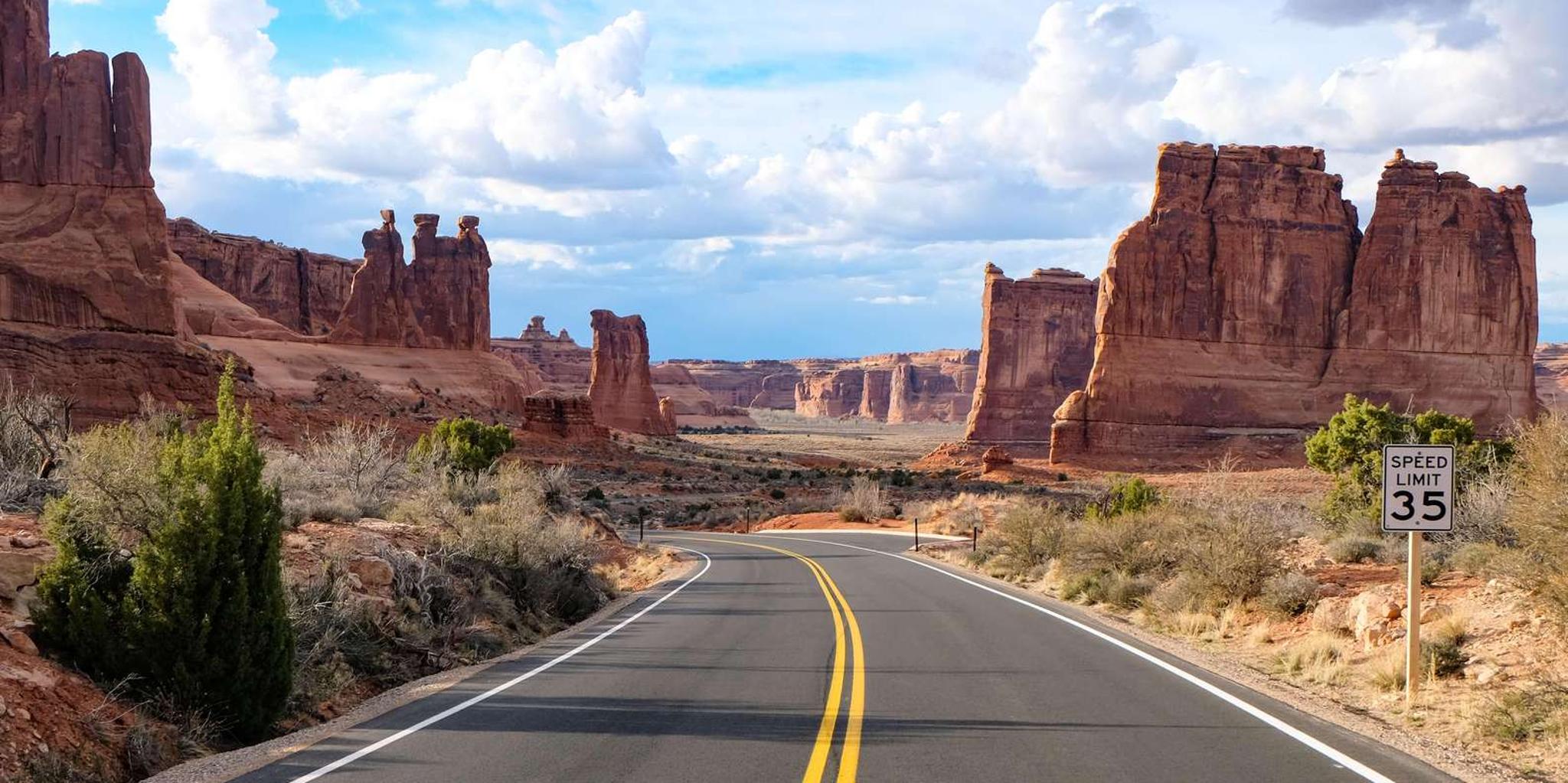 Moab Arches National Park Scenic Tour with Short Hikes - Image 4