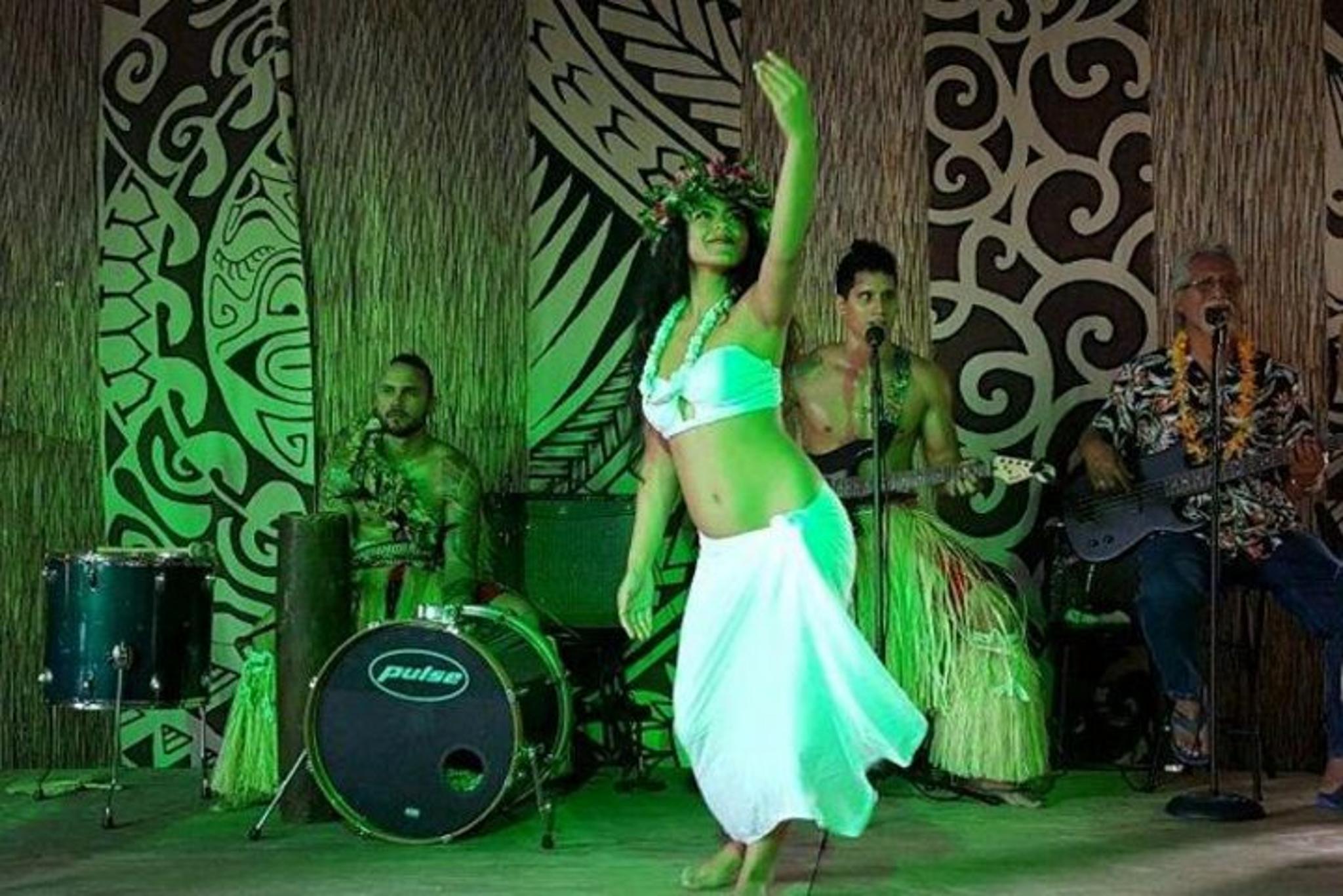 Myrtle Beach Polynesian Fire Luau and Dinner Show - Image 6
