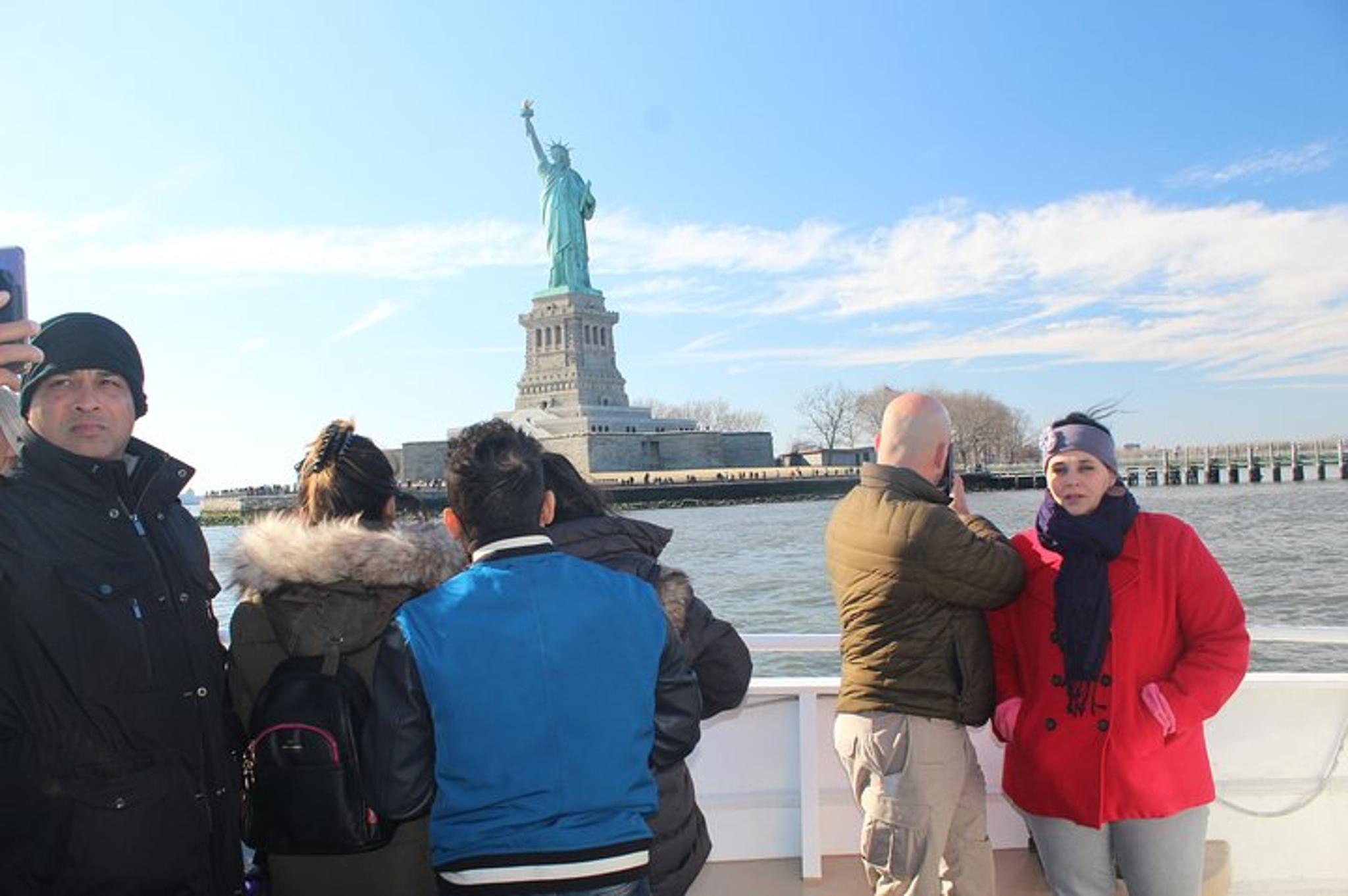 New York Harbor Statue of Liberty Sightseeing Tour 1 hr - Image 4